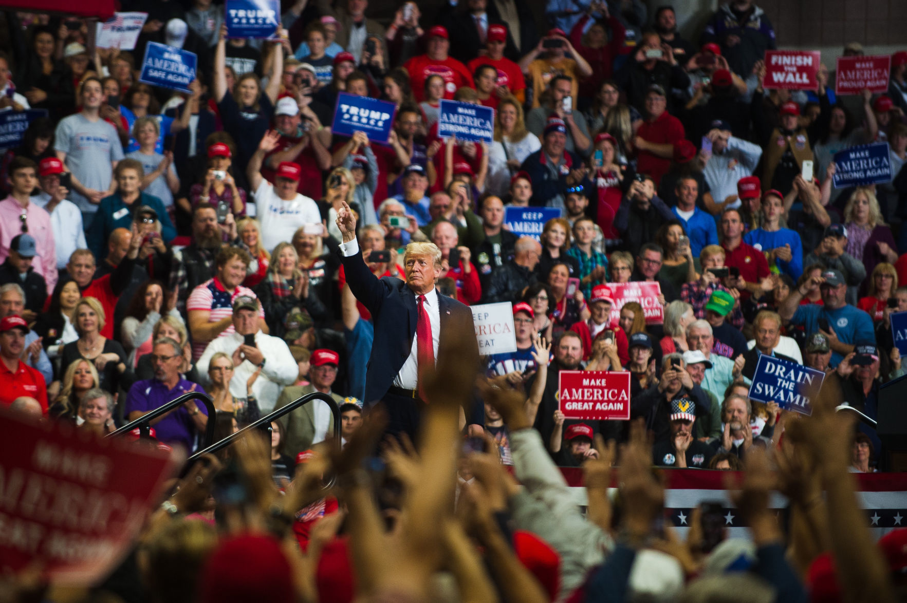 Trump rally in Rochester 03